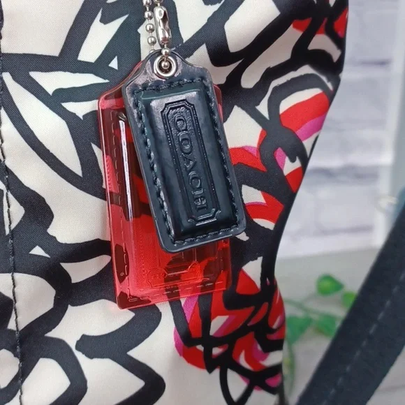 Coach Poppy Flower Graffiti Large Tote - Picture 3 of 15